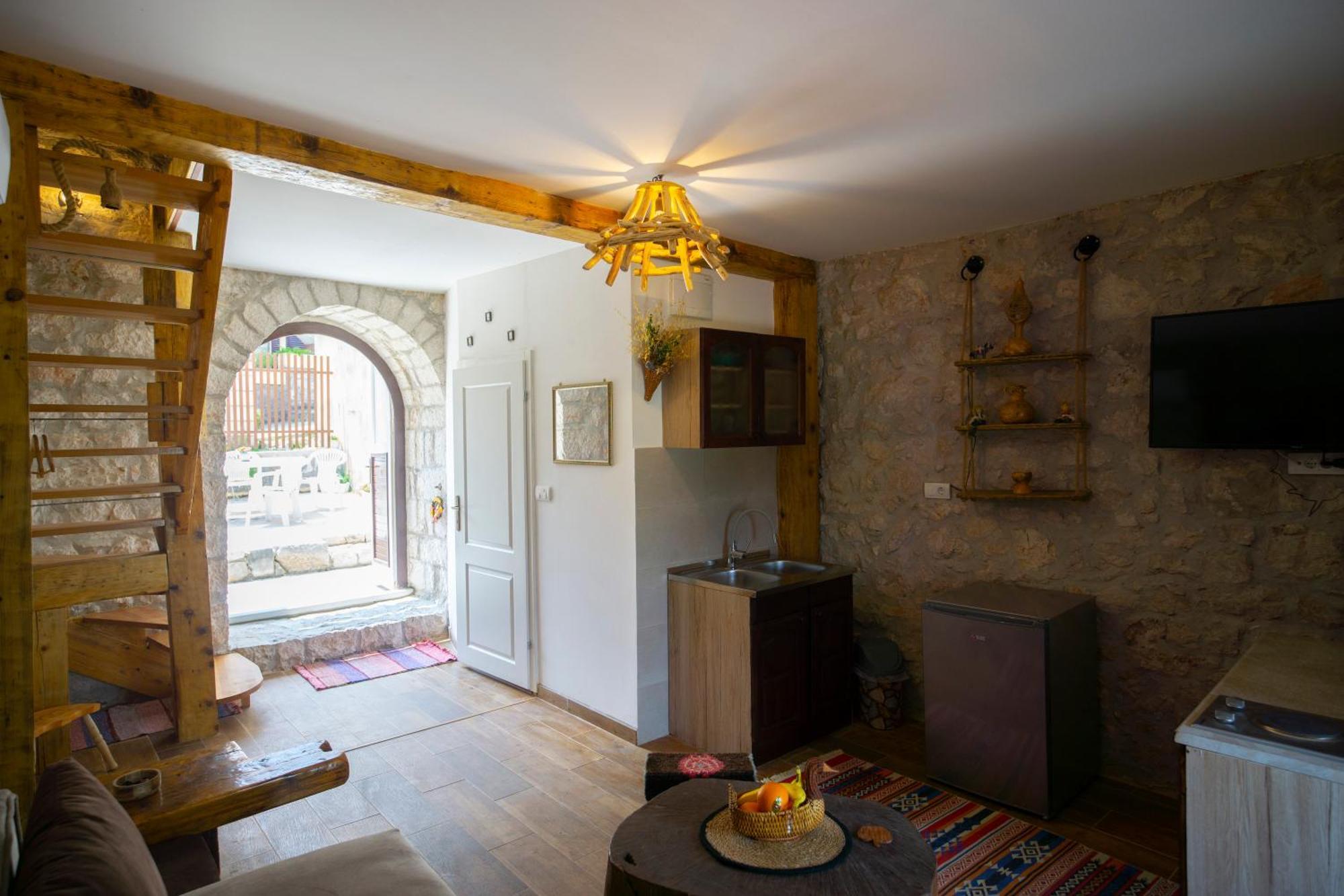 Apartmani Mimax Требинье Экстерьер фото